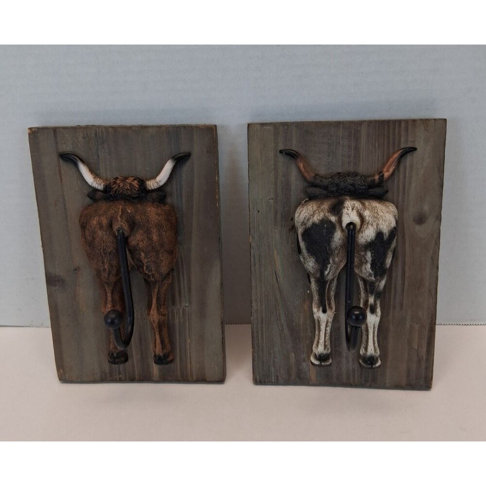 2 Western Steer Cow Wall Plaques Wood Resin Metal Hooks Rustic Decor Novelty Set